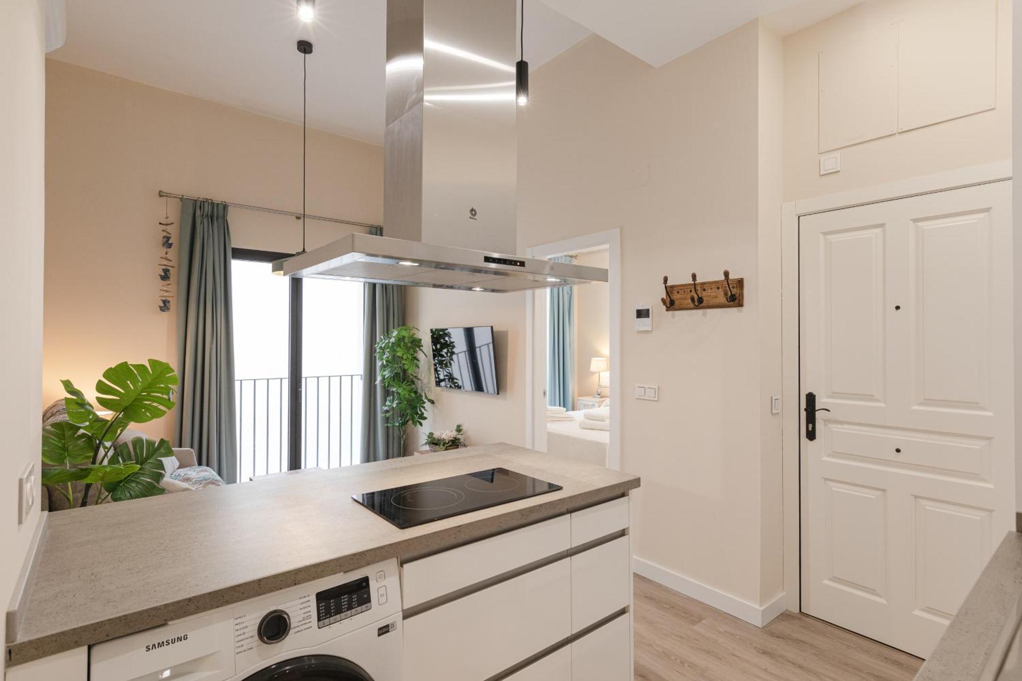 San Luis Downtown & Pool Apartment Севилья Экстерьер фото