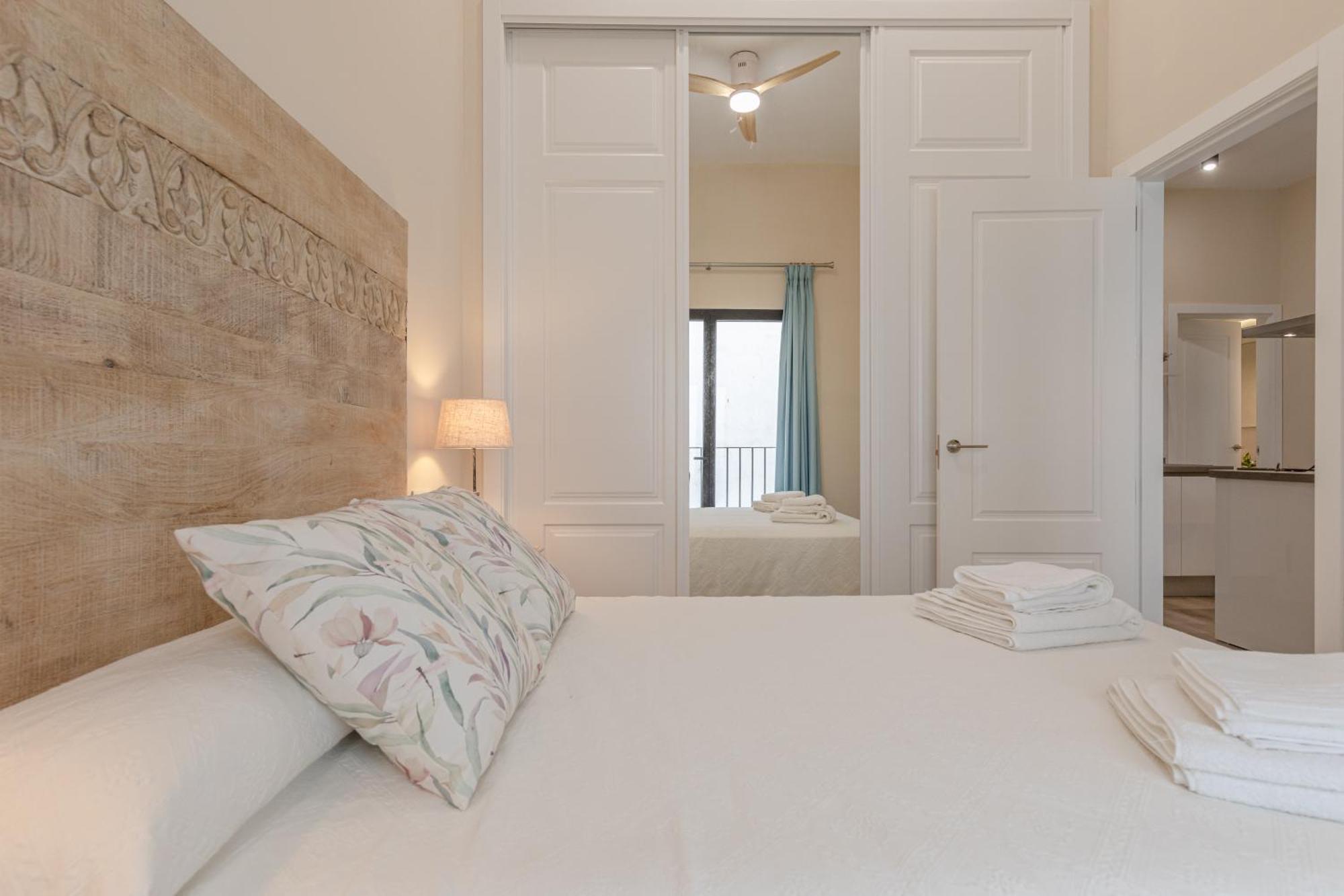 San Luis Downtown & Pool Apartment Севилья Экстерьер фото